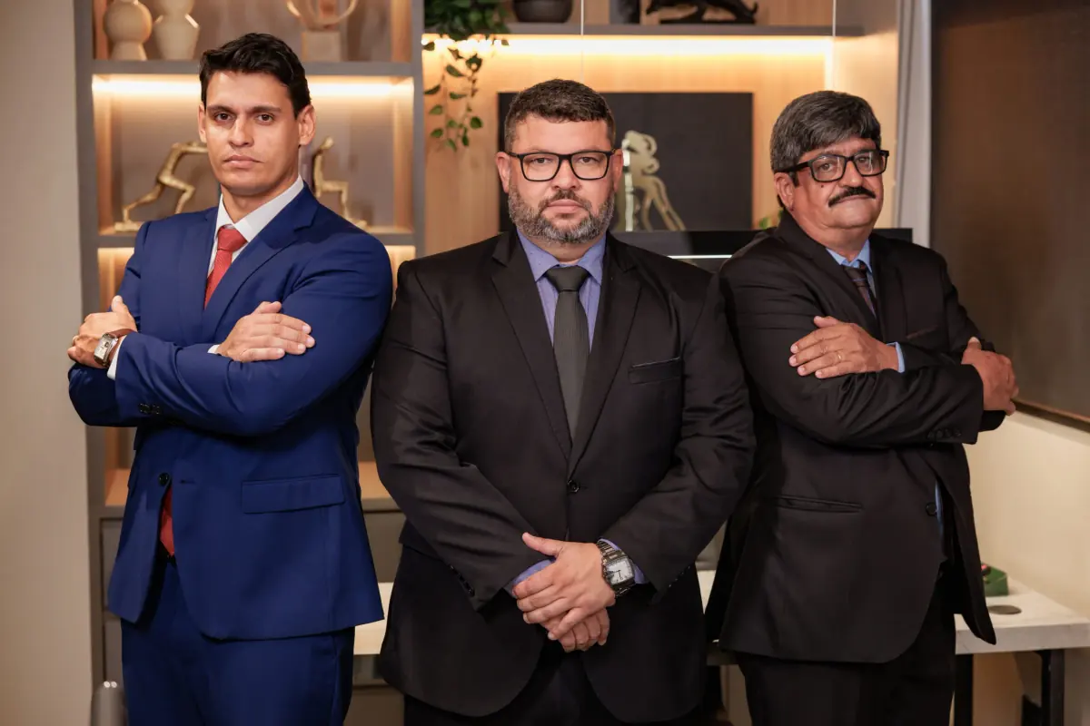 Dr. Diego de Queiroz Cardoso, Dr. Luiz Cláudio Gonzaga e Dr. Donizete Gregório, sócios do escritório Cardoso, Gonzaga & Gregório